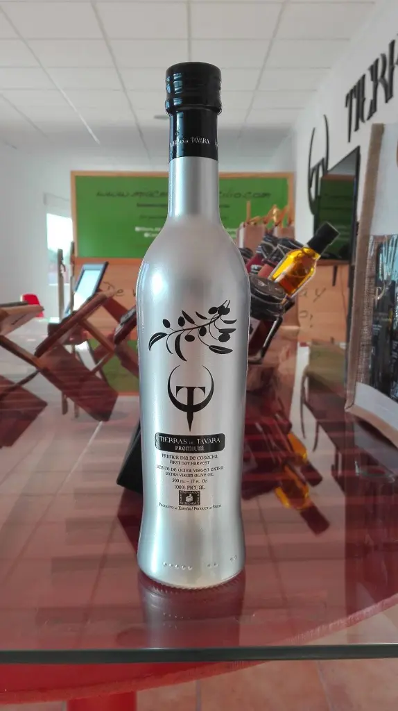 TierrasDeTavaraPremiumExtraVirginOliveOil_08.webp